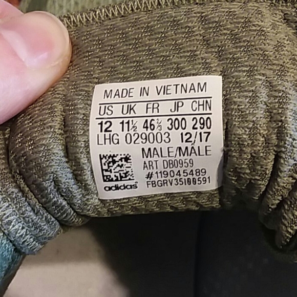 Mens Adidas sneakers - Picture 9 of 9